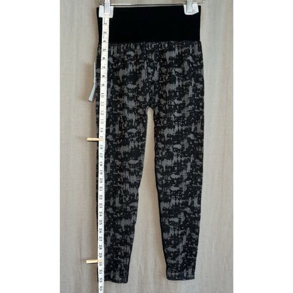 ZELLA NWT Women’s two piece Set Long Sleeve Top And leggings Black and grey - Picture 16 of 16